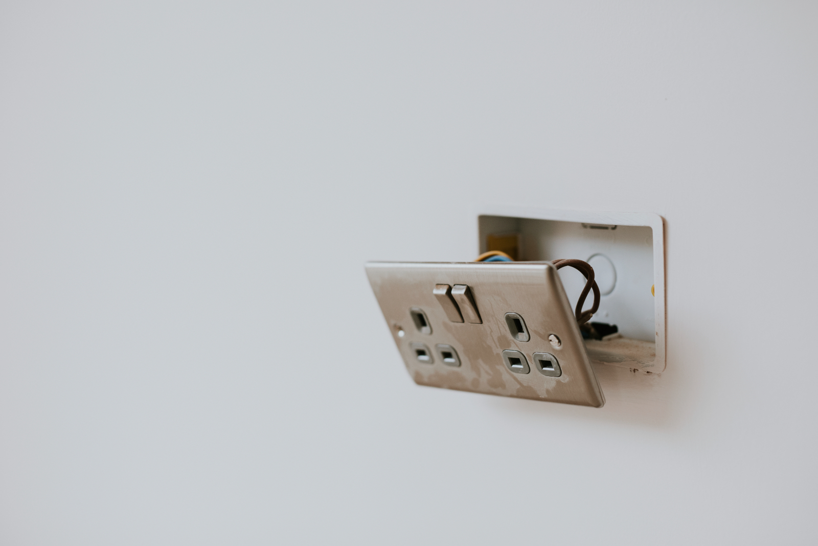 When To Call An Emergency Electrician - Electrical Contractor Services Preston, Manchester, Liverpool And The North West