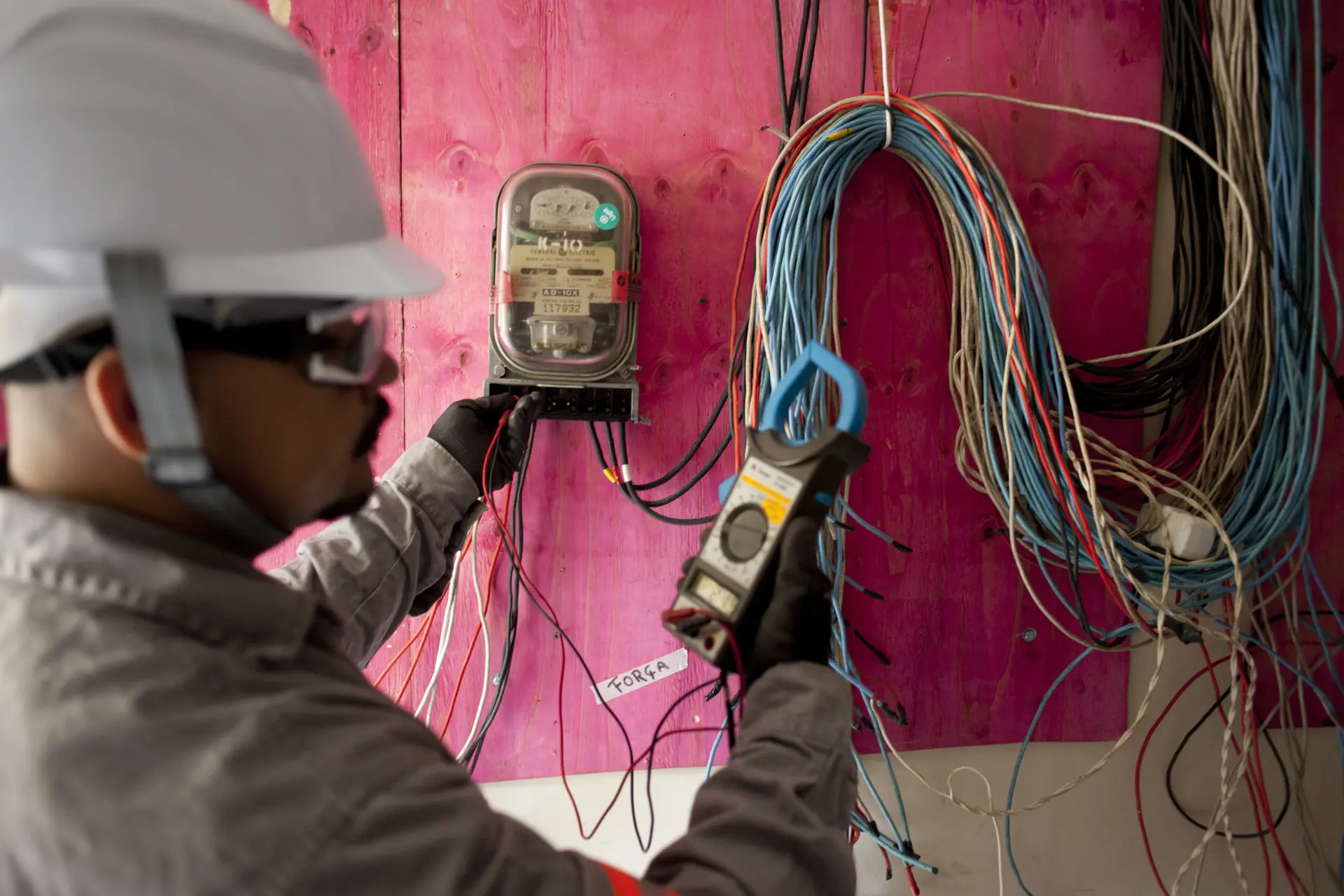 Call a Qualified Electrician - Common Electrical Problems in Offices